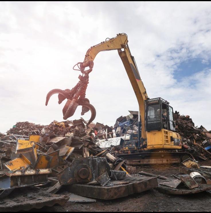 معدات حفر وإنشاءات لأعمال شراء الخردة وتنفيذ مشاريع المعادن